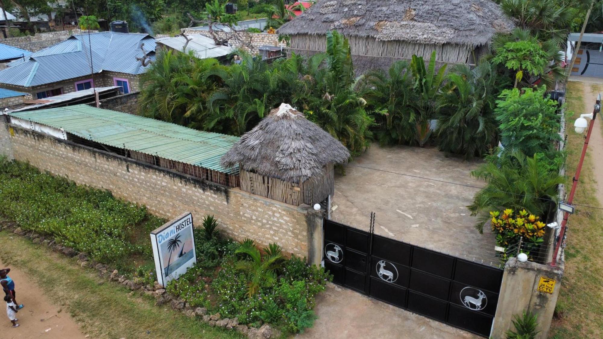 Diani Hostel Diani Beach Dış mekan fotoğraf