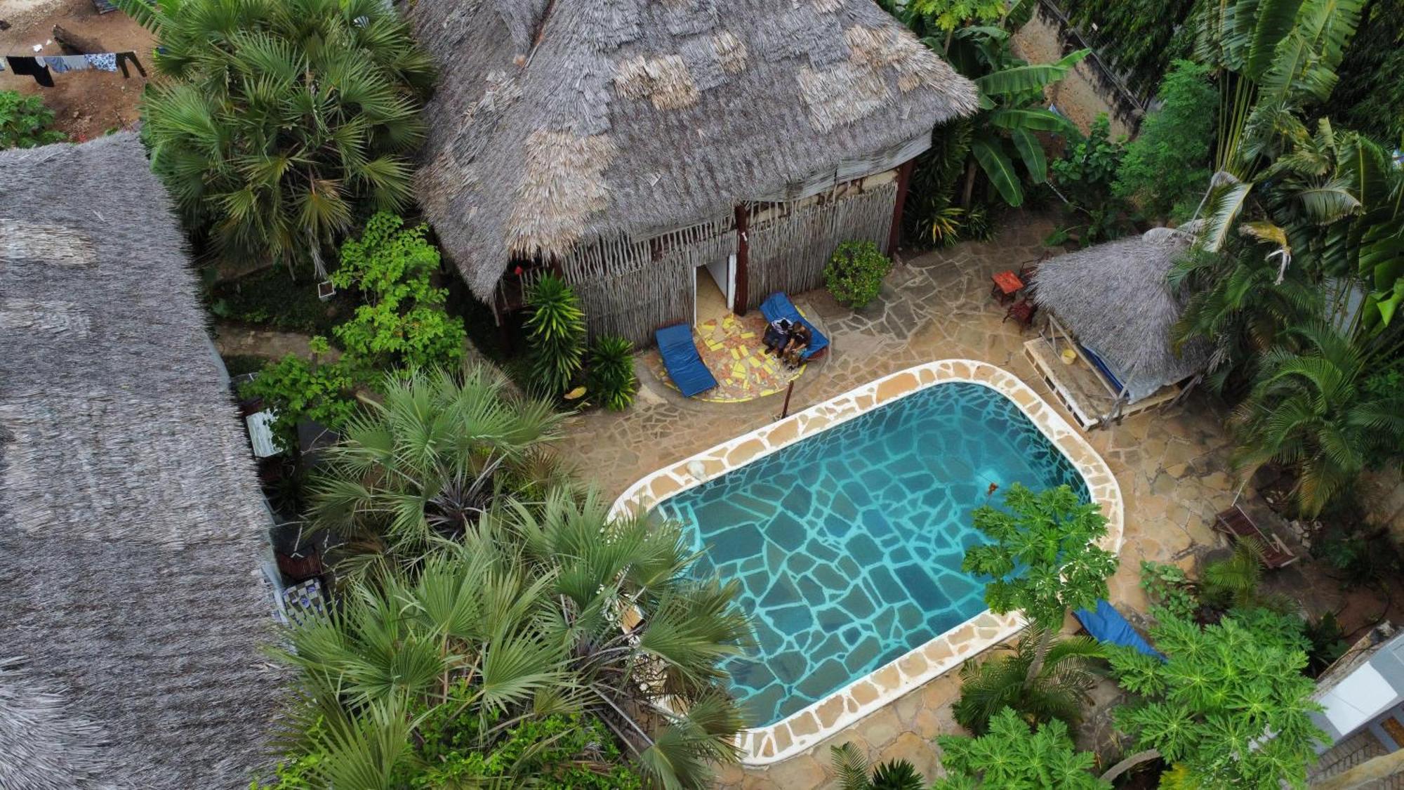 Diani Hostel Diani Beach Dış mekan fotoğraf