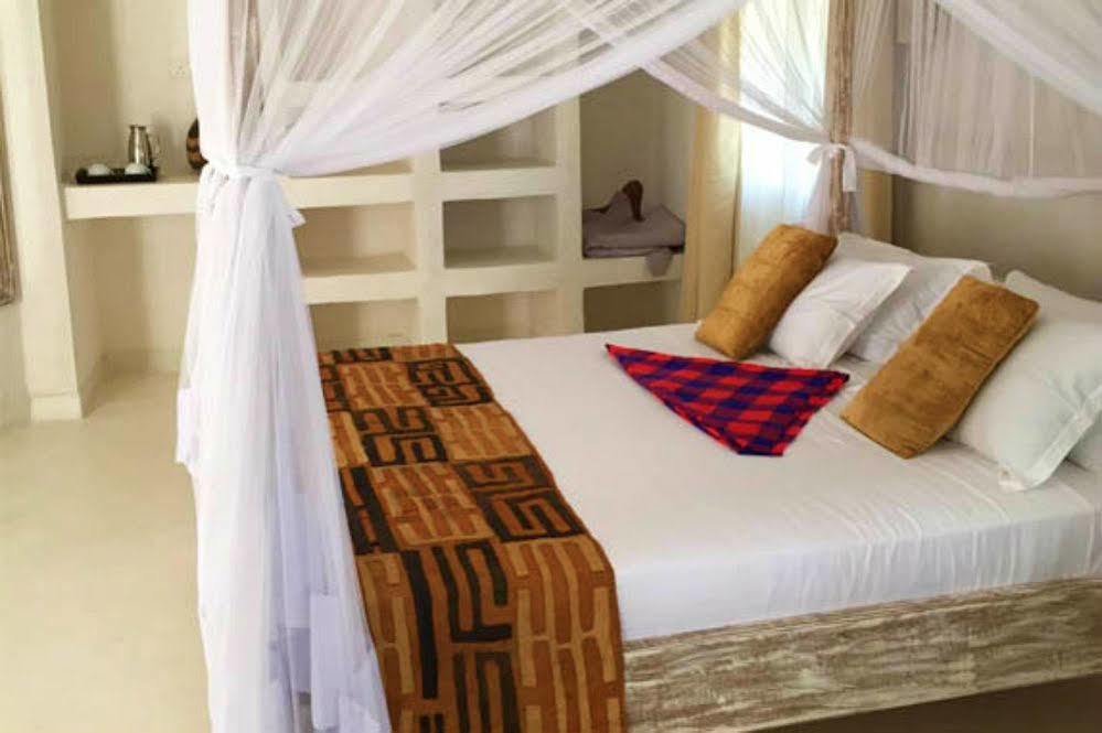 Diani Hostel Diani Beach Dış mekan fotoğraf