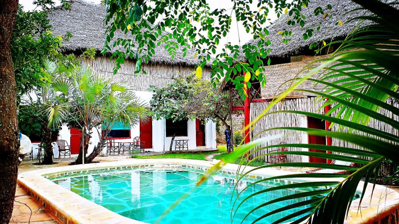 Diani Hostel Diani Beach Dış mekan fotoğraf