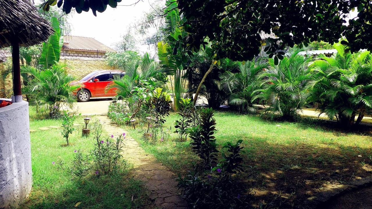 Diani Hostel Diani Beach Dış mekan fotoğraf