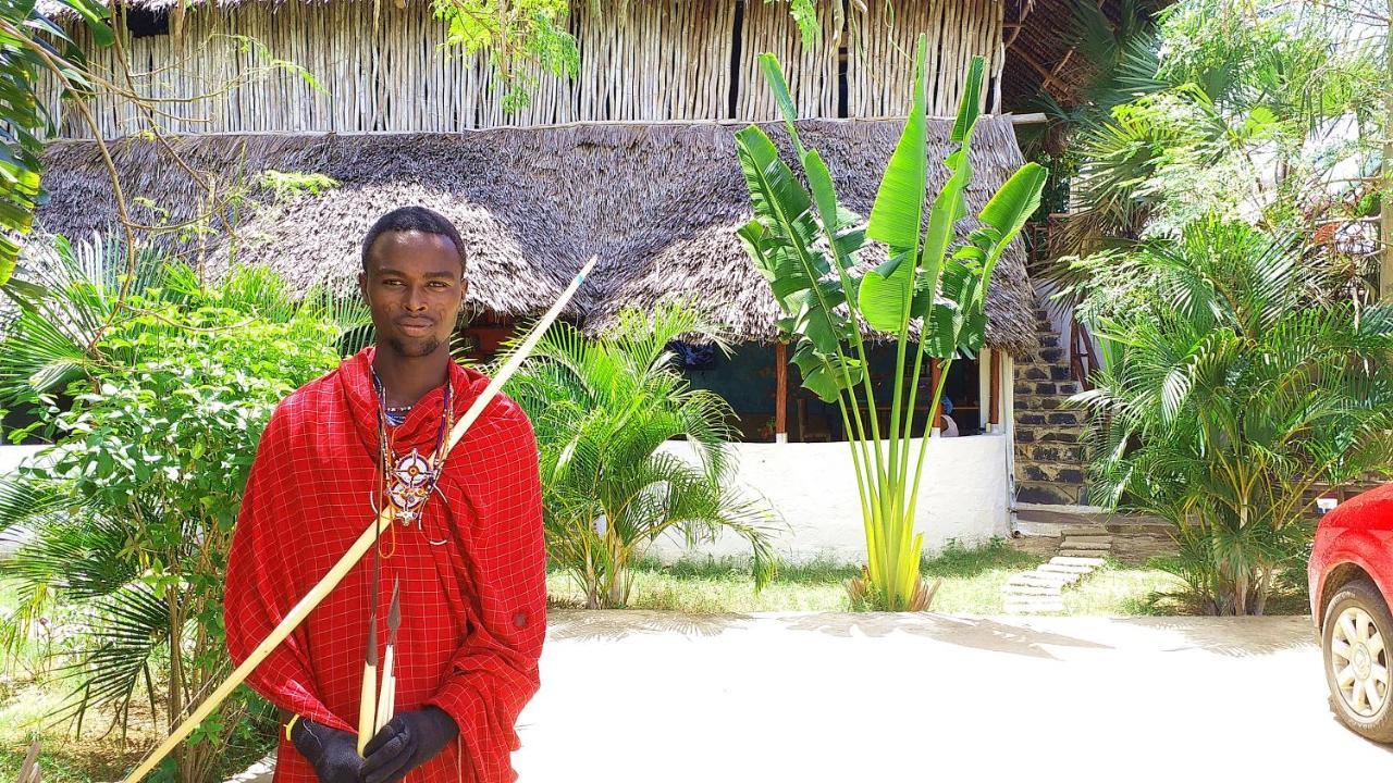 Diani Hostel Diani Beach Dış mekan fotoğraf